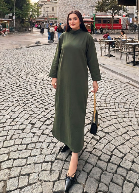 Mock Neck Longer Green